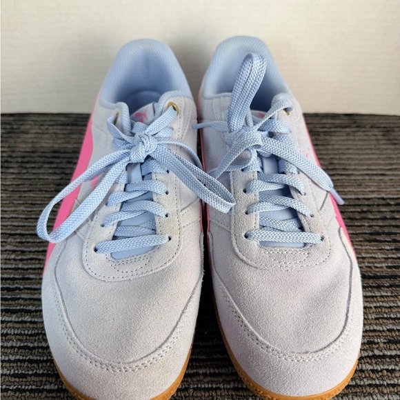NWOB-Puma Women's Pink and Periwinkle Sneakers-Size:10 - Picture 7 of 12
